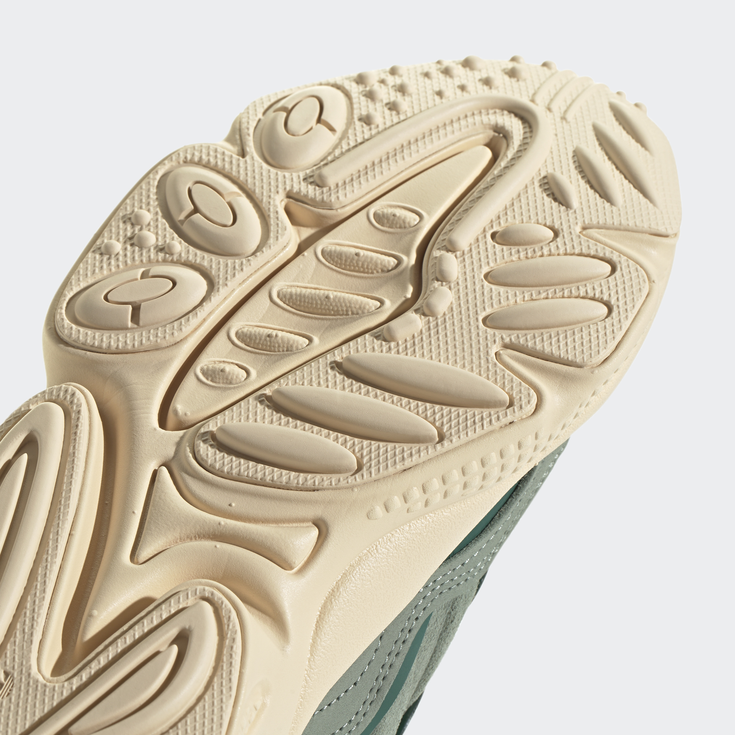 美品 adidas OG OZWEEGO STLT撥水防水トレイル　26.5 Adidas Ozweego OZWG Running Trail Boost Shoes GZ2774 Mens